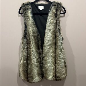 Everly Faux Fur Vest with‎ pockets, Large